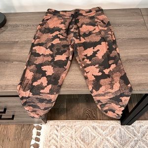 Like NEW: Lululemon joggers